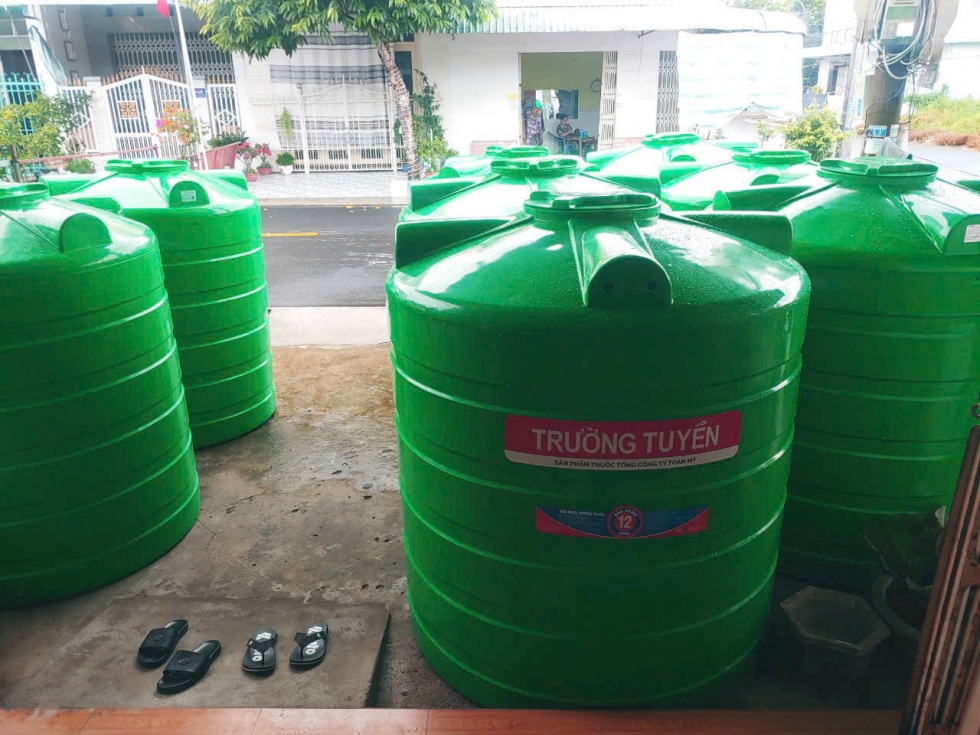 bon nuoc nhua toan my truong tuyen