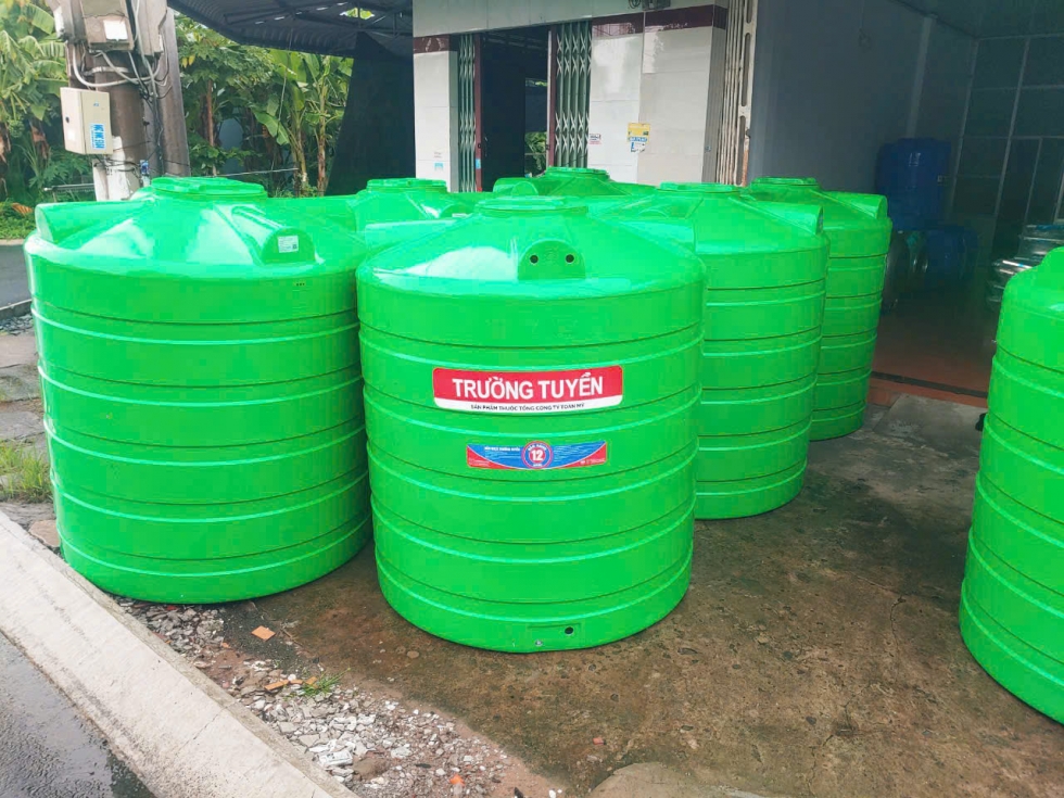 bon nuoc nhua toan my truong tuyen